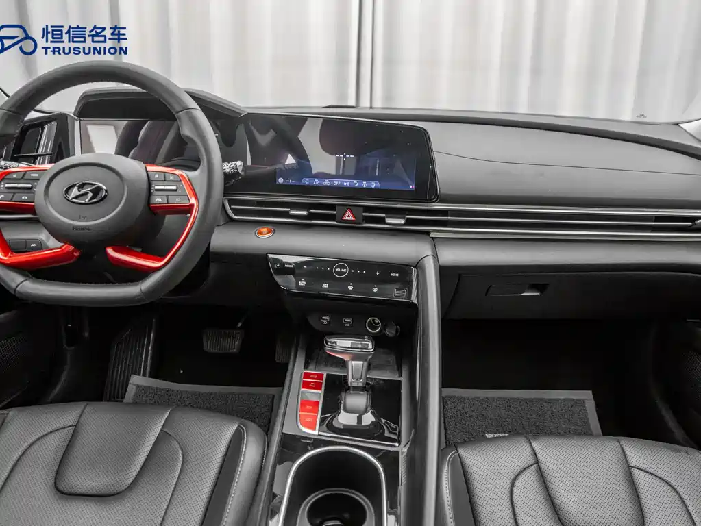 Hyundai Elantra 2021 — фото 11