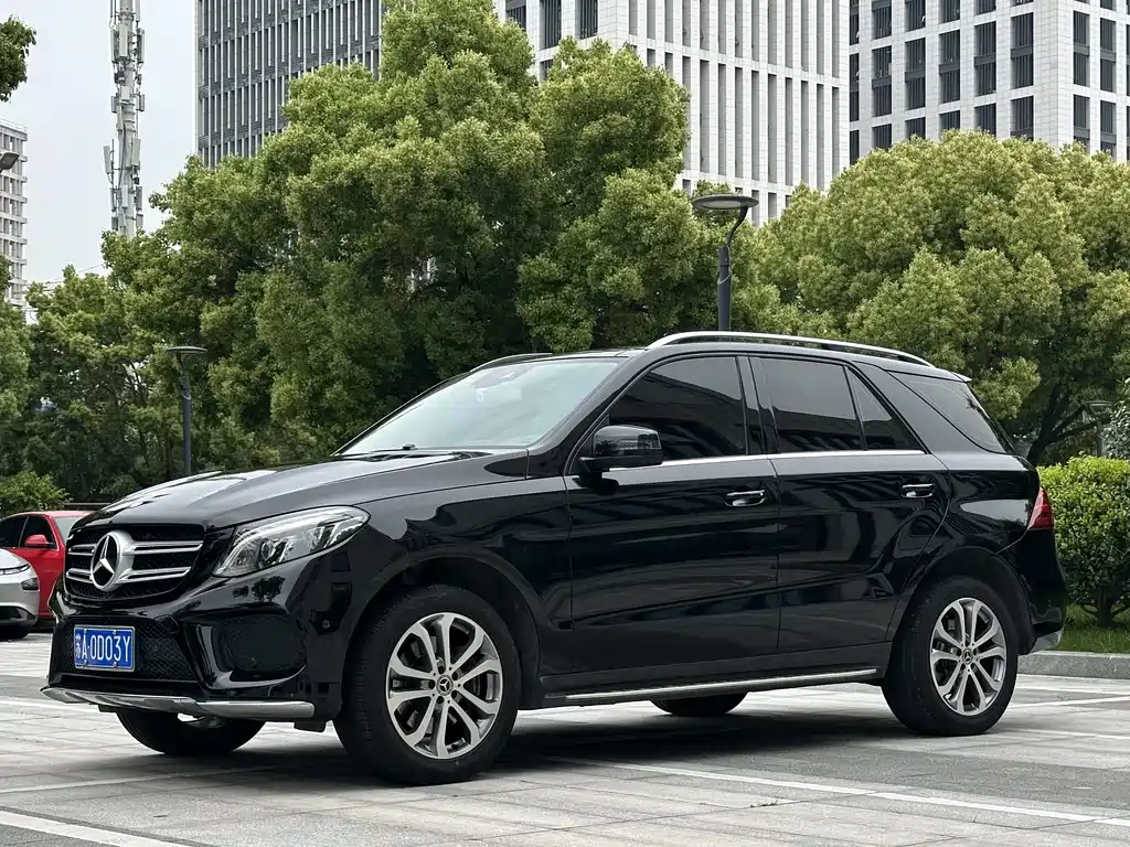 Mercedes-Benz GLE 2017 — фото 1