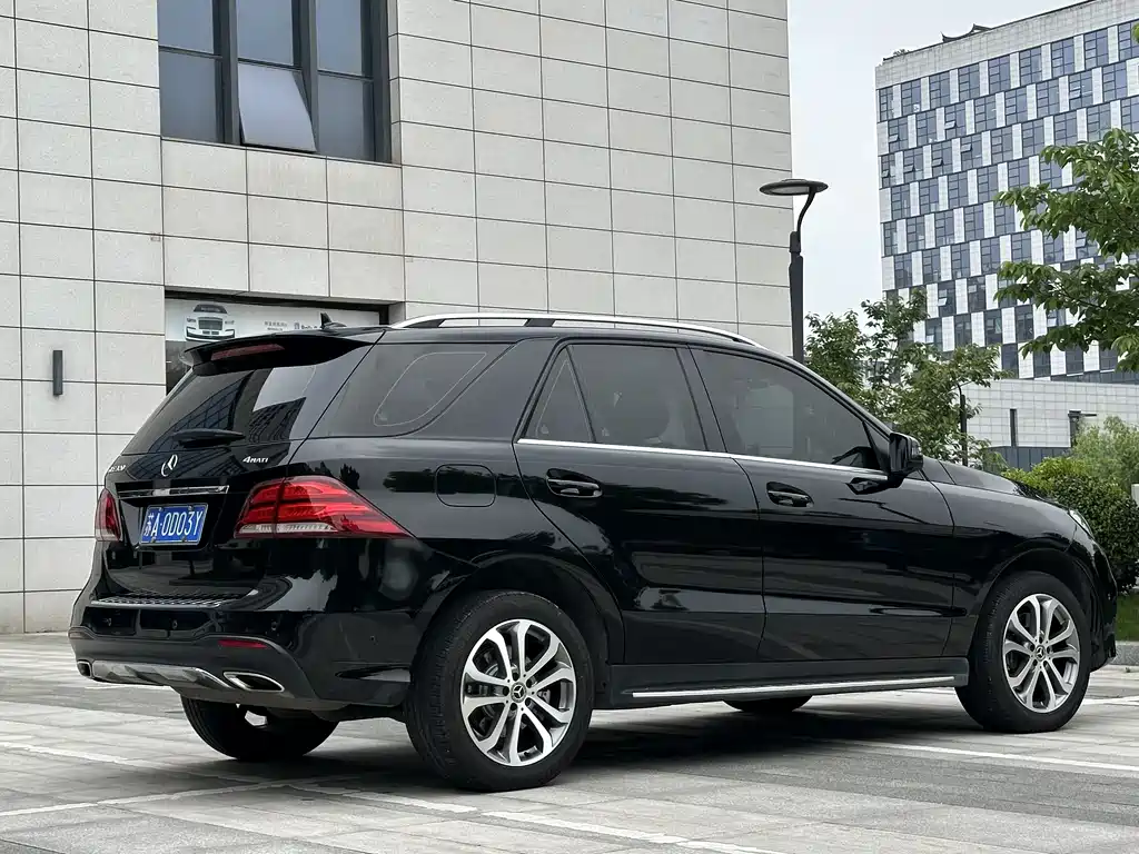 Mercedes-Benz GLE 2017 — фото 7