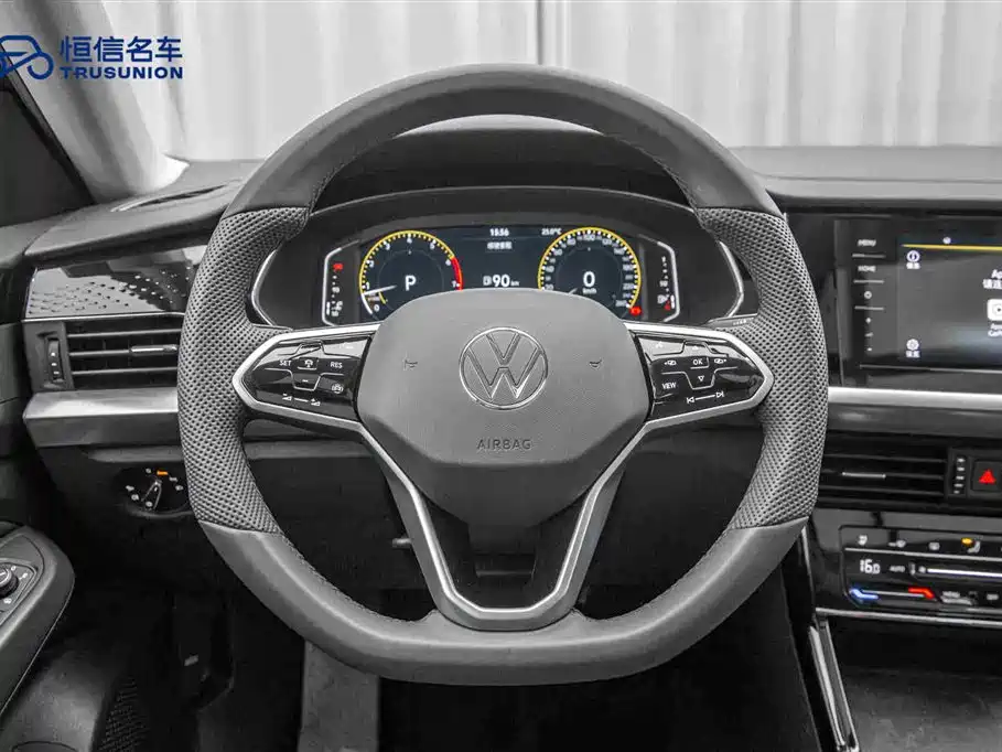 Volkswagen Passat 2024 — фото 17