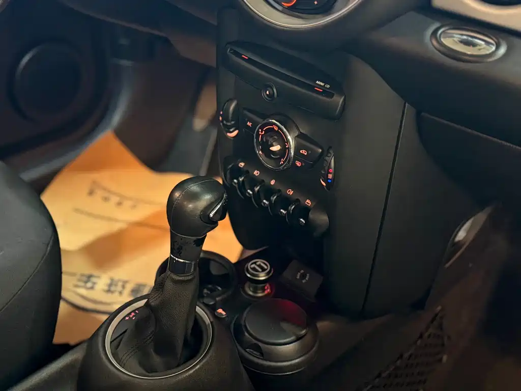 MINI Clubman 2013 — фото 18
