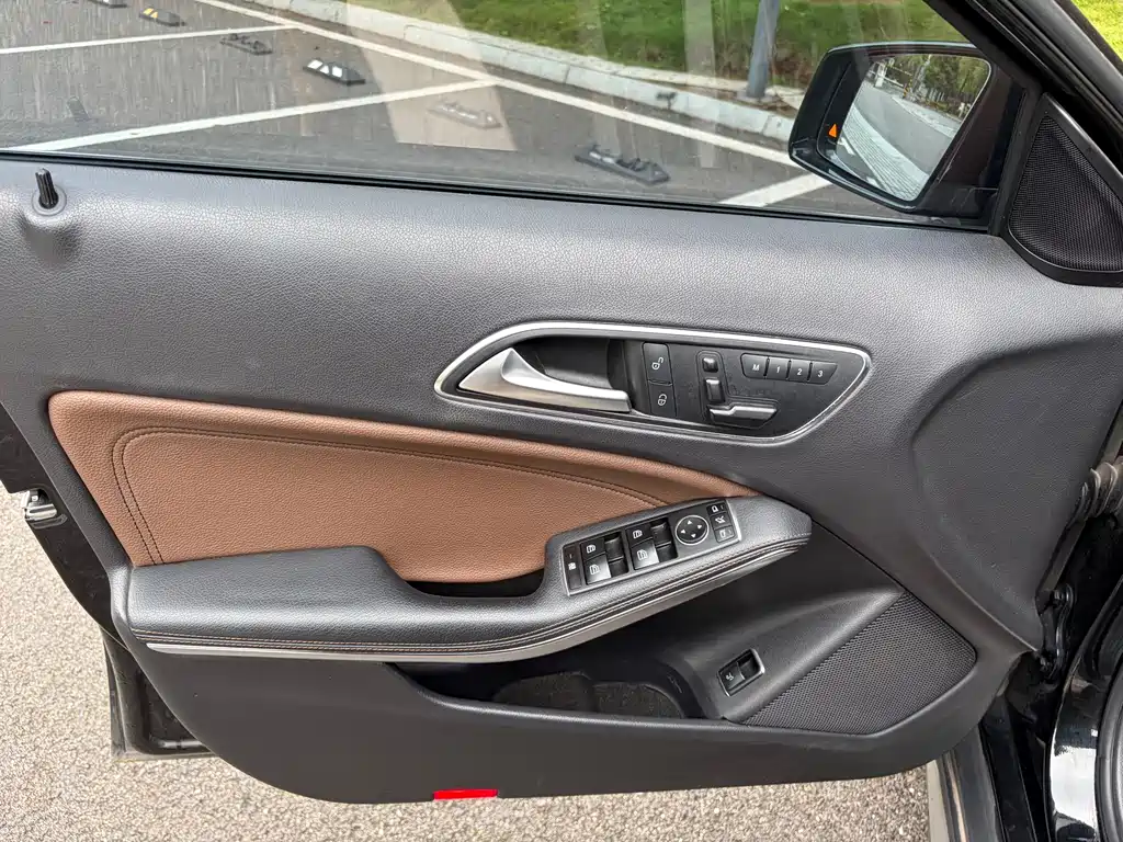Mercedes-Benz GLA 2015 — фото 10