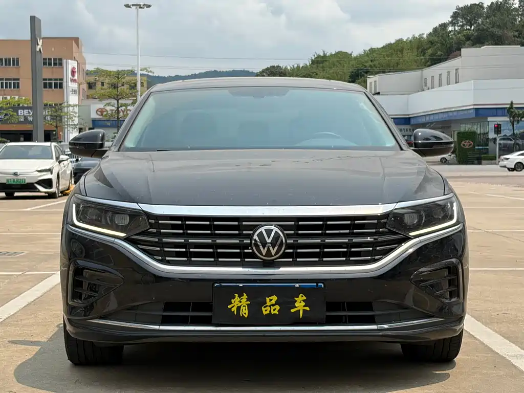 Volkswagen Passat 2023 — фото 2