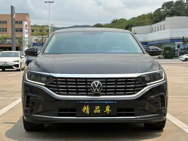 Volkswagen Passat 2023