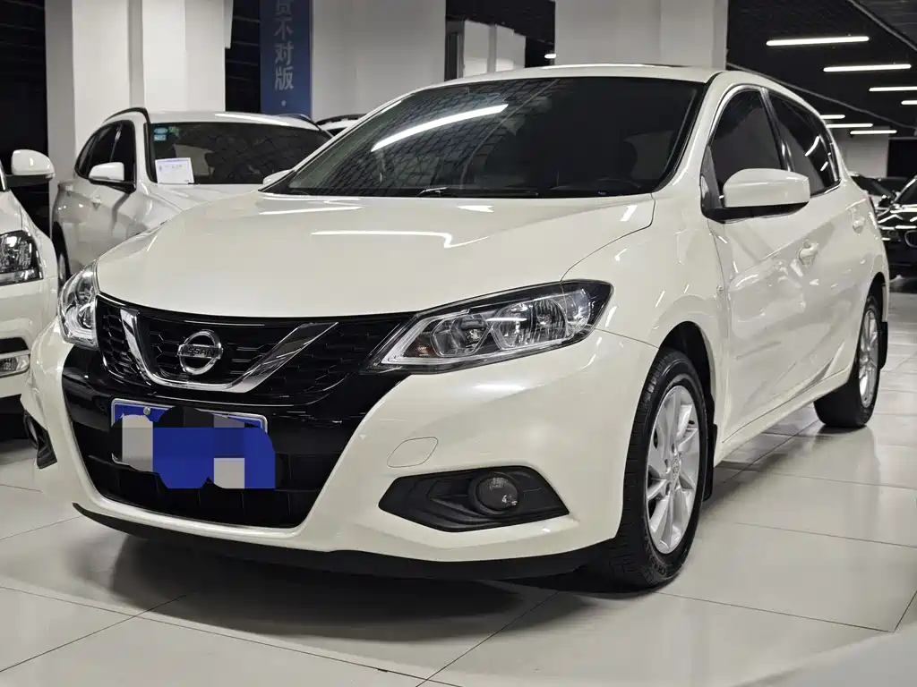 Nissan Tiida 2017 — фото 1