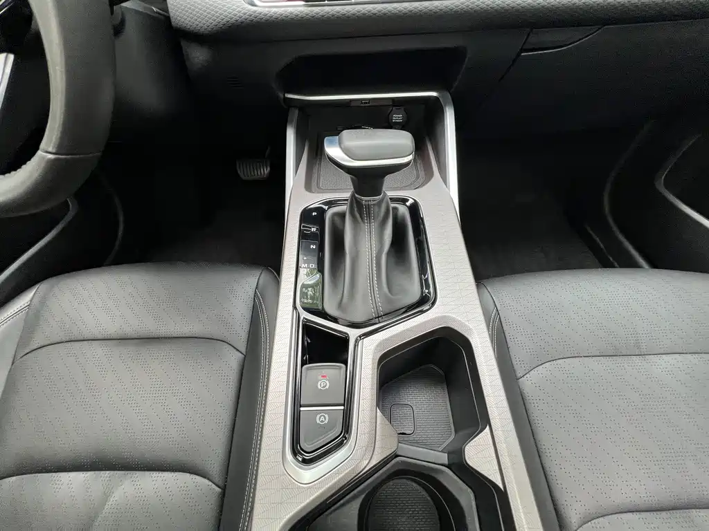 Geely Emgrand 2022 — фото 14