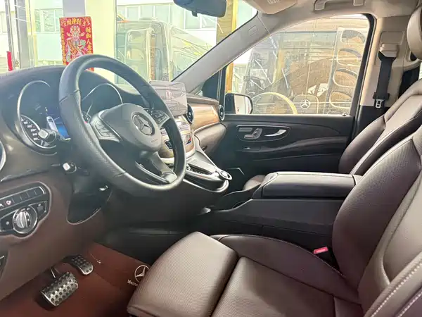 Mercedes-Benz V-Class 2025