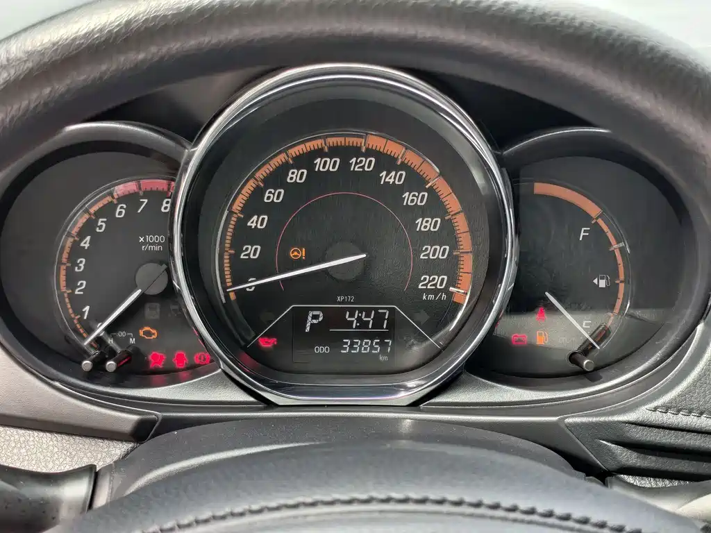 Toyota Yaris L 2023 — фото 10