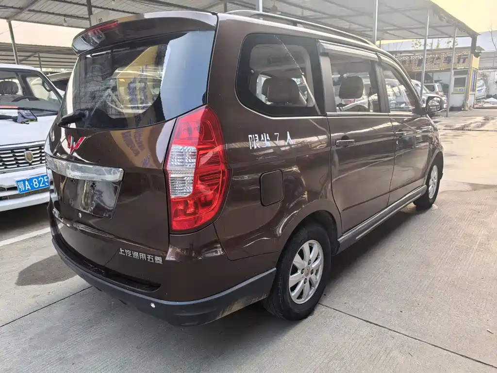 Wuling Hongguang 2016 — фото 7