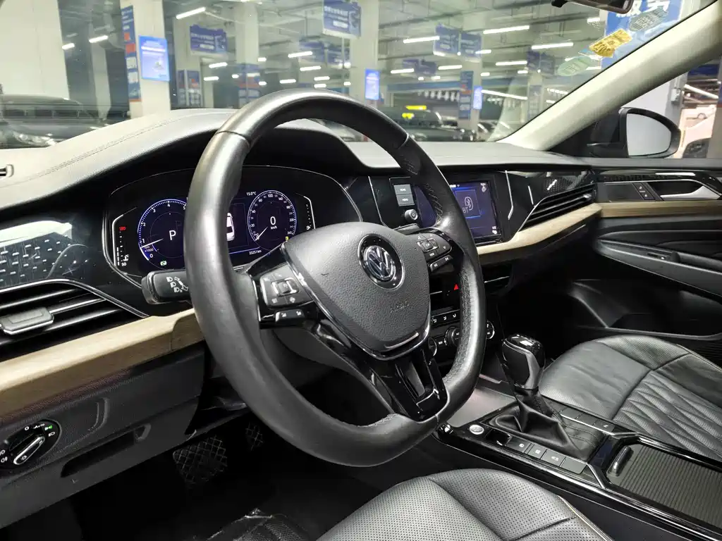 Volkswagen Passat 2019 — фото 8