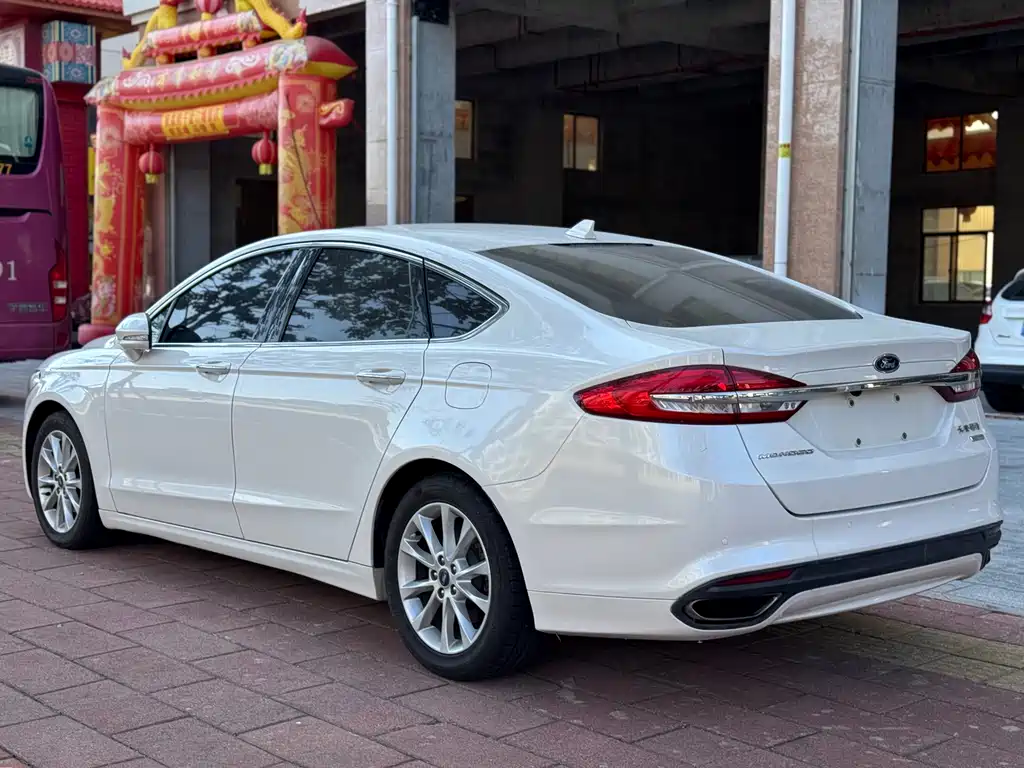 Ford Mondeo 2017 — фото 7
