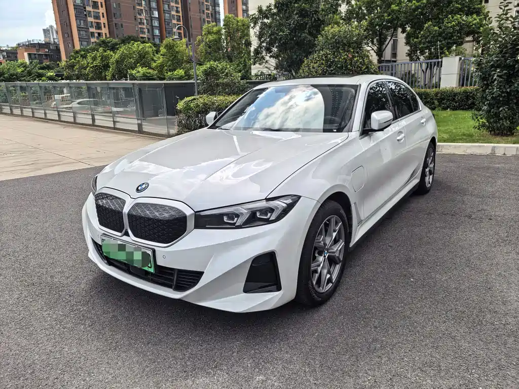 BMW i3 2025 — фото 1