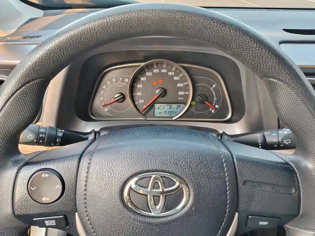 Toyota RAV4 2018 — фото 11