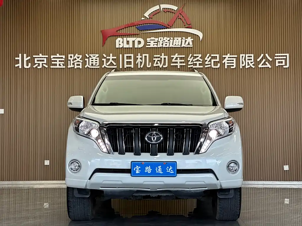 Toyota Prado 2017 — фото 2