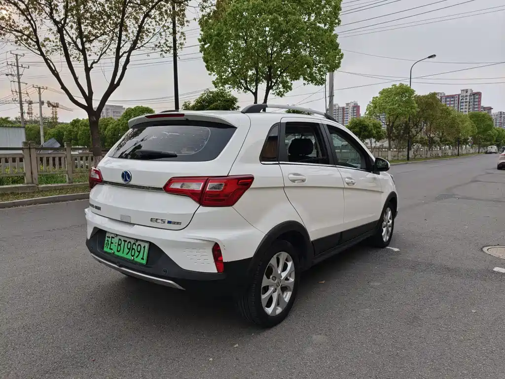 BAIC New Energy EC5 2020 — фото 9