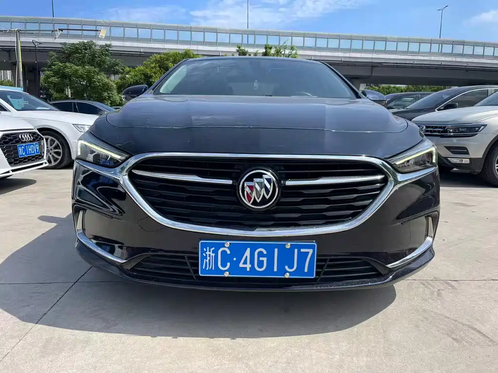 Buick LaCrosse 2021 — фото 1