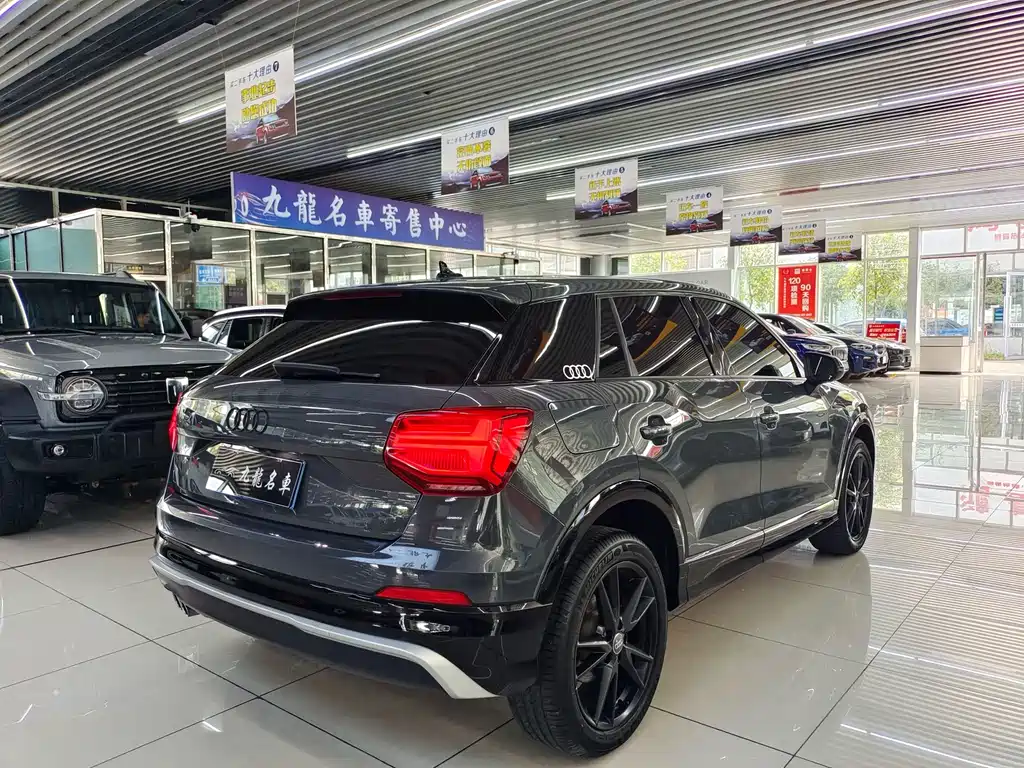 Audi Q2L 2019