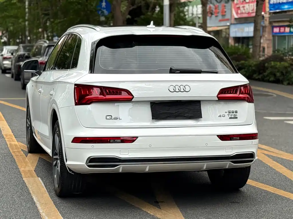 Audi Q5L 2021 — фото 19