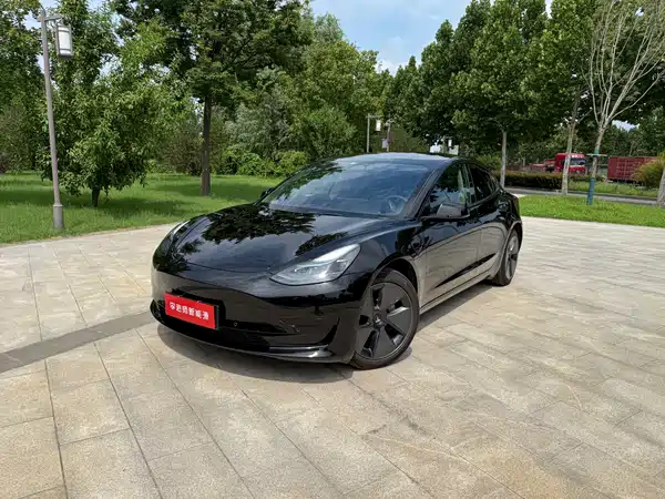 Tesla Model 3 2023