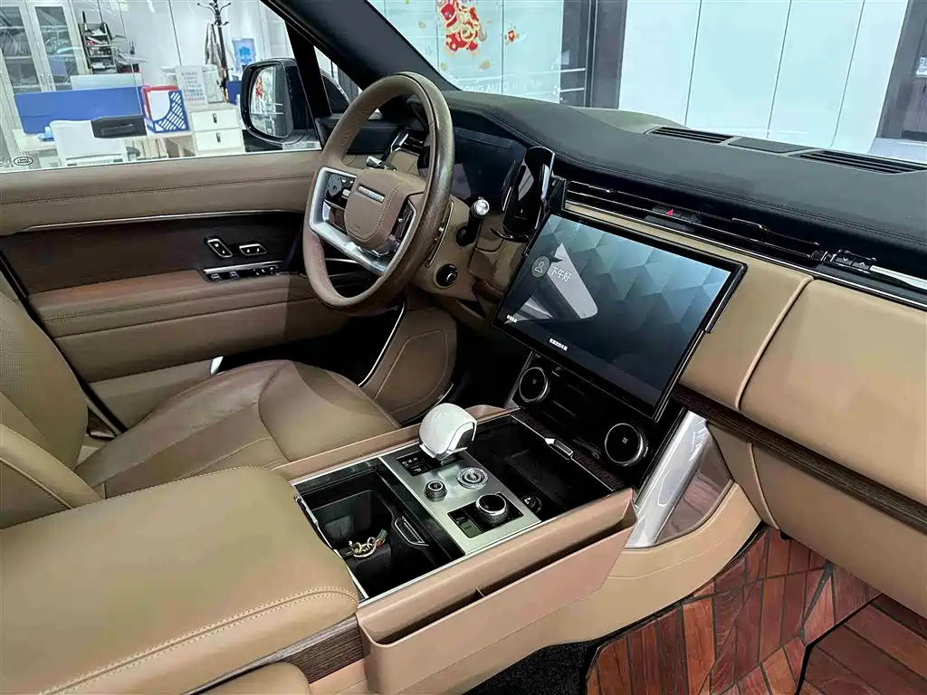 Land Rover Range Rover 2023 — фото 19