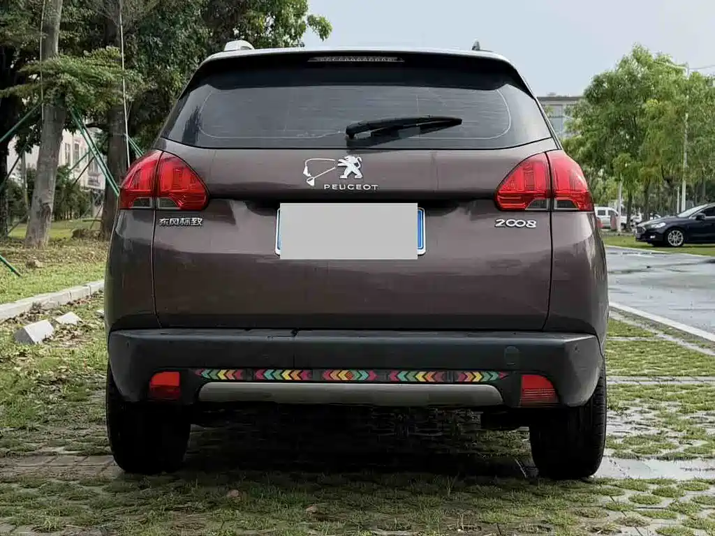 Peugeot 2008 2017 — фото 8