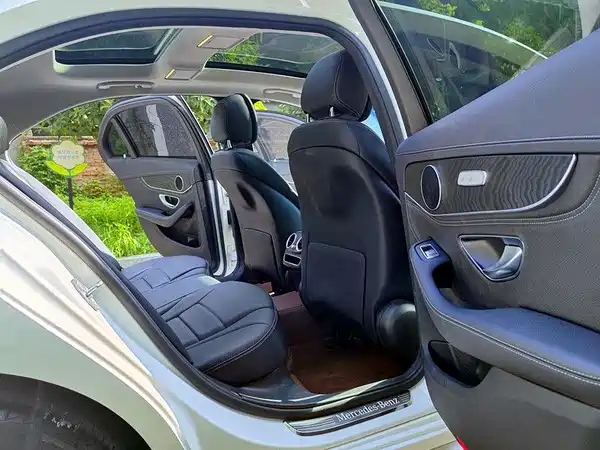 Mercedes-Benz C-Class 2019