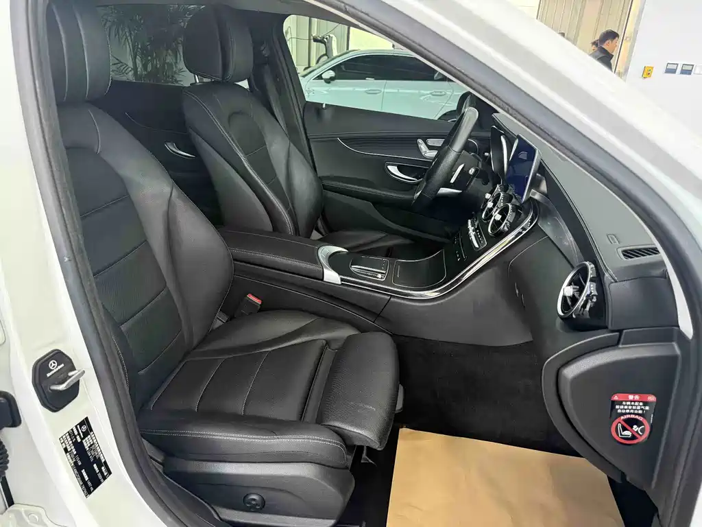 Mercedes-Benz C-Class 2020 — фото 12