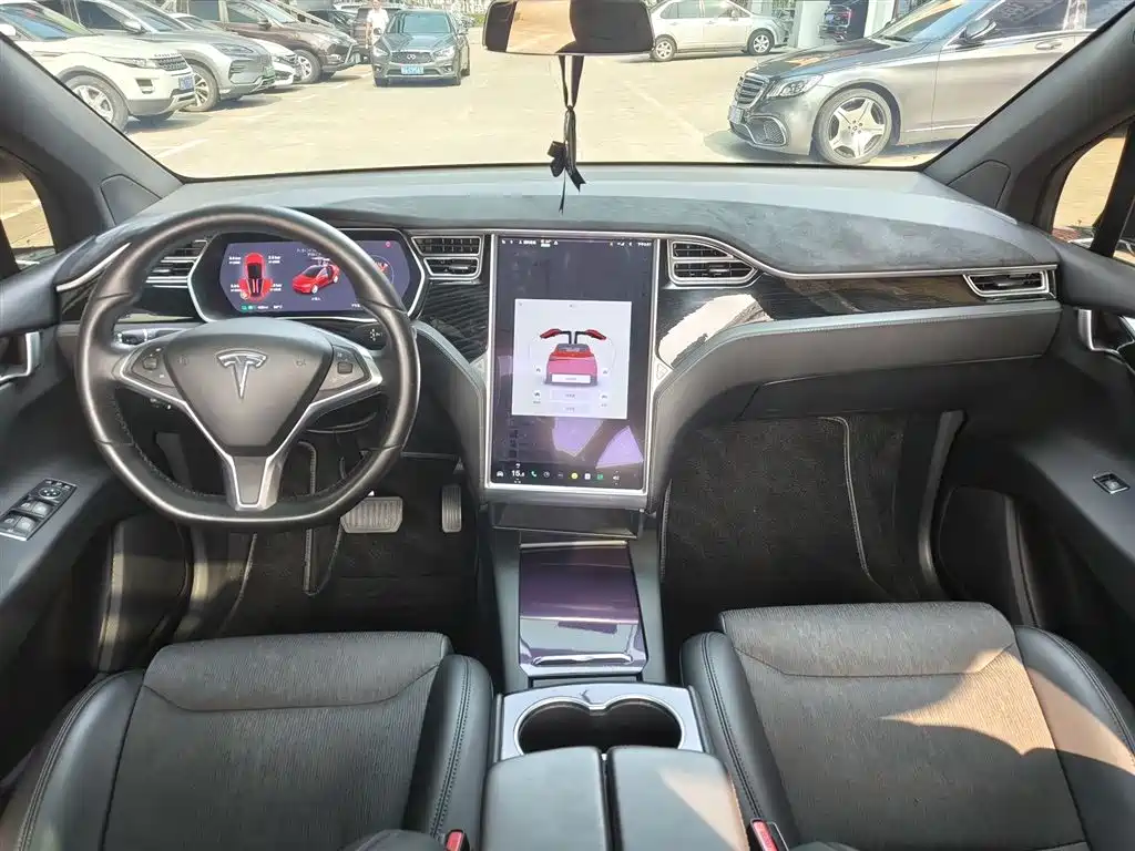 Tesla Model X 2017 — фото 5