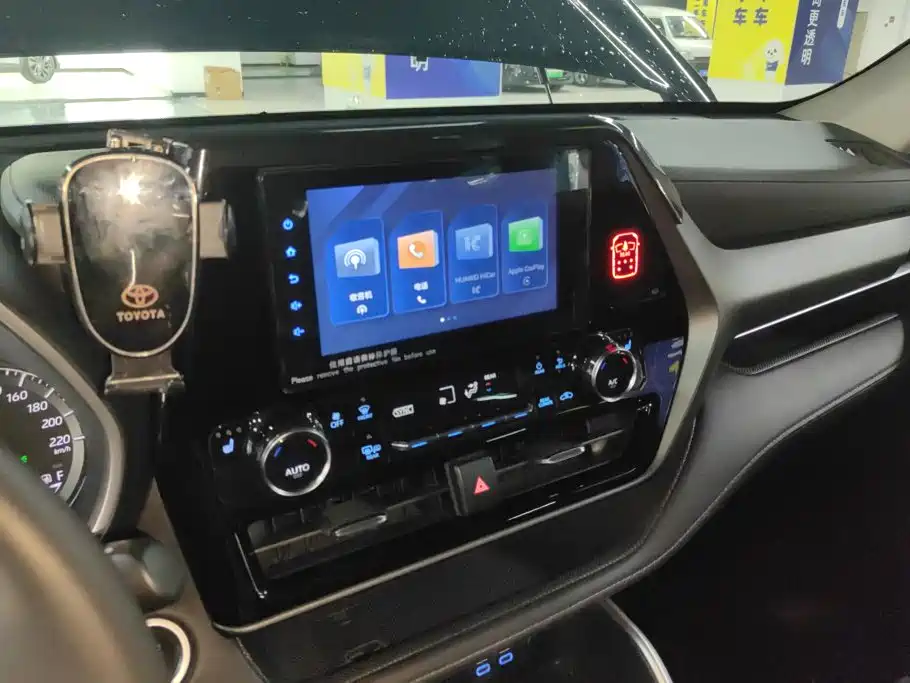 Toyota Highlander 2023 — фото 13