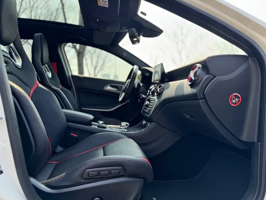 Mercedes-Benz A-Class AMG 2015 — фото 15