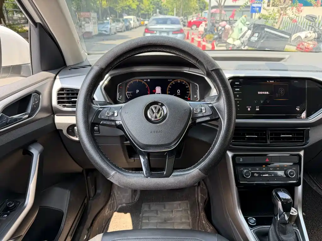 Volkswagen T-Cross 2020 — фото 14