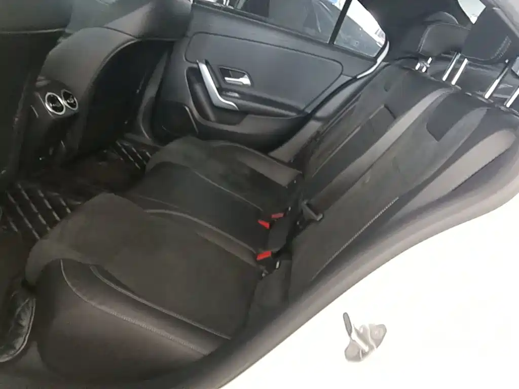 Mercedes-Benz A-Class 2021 — фото 17