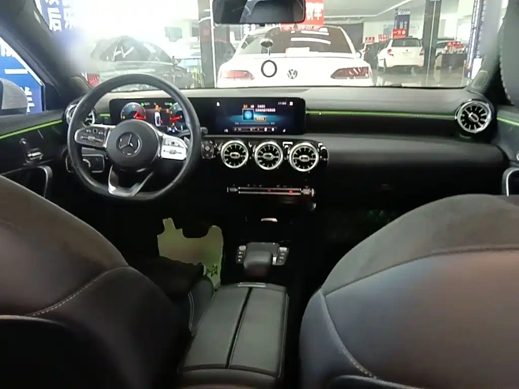 Mercedes-Benz A-Class 2021 — фото 10