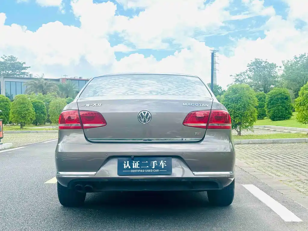 Volkswagen Magotan 2016