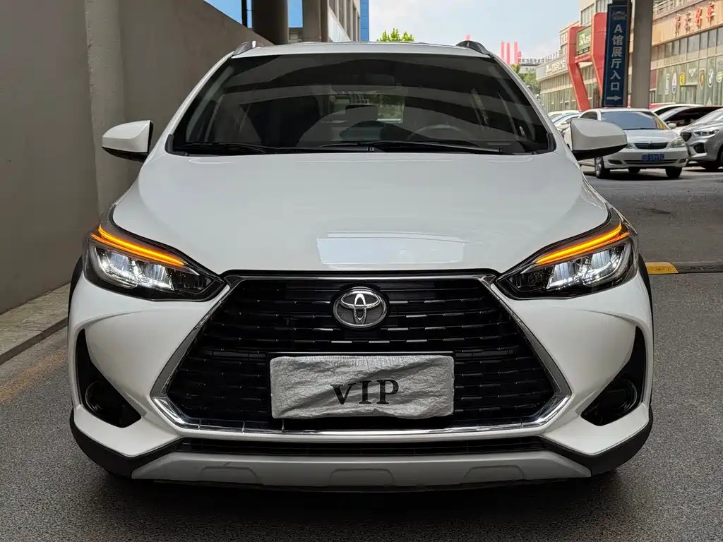 Toyota Yaris L 2023
