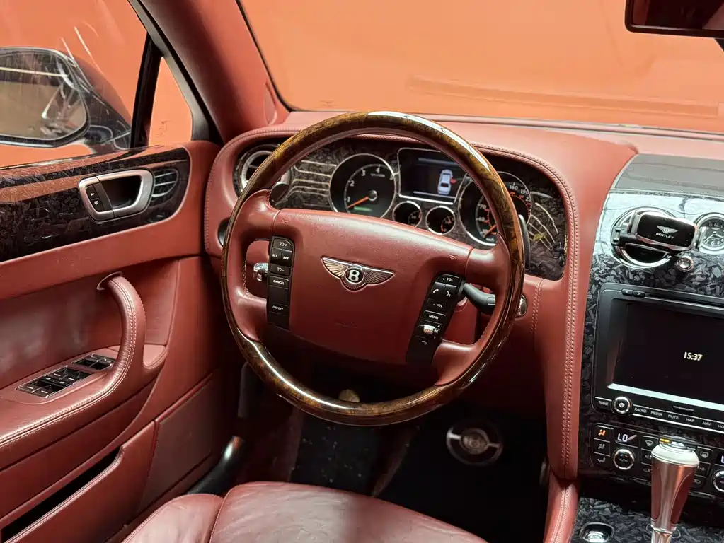 Bentley Flying Spur 2012 — фото 9