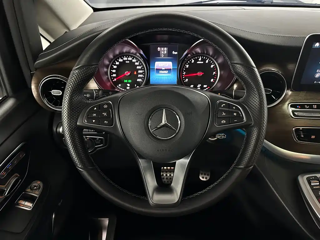 Mercedes-Benz V-Class 2022 — фото 14