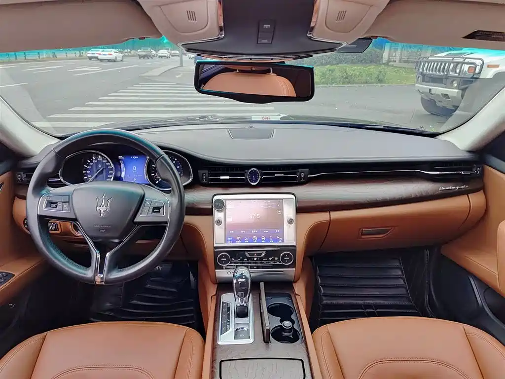 Maserati Quattroporte 2015 — фото 10