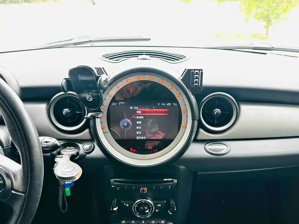 MINI Clubman 2010 — фото 16