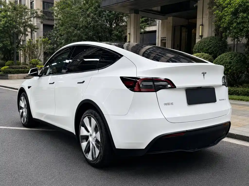 Tesla Model Y 2022 — фото 4