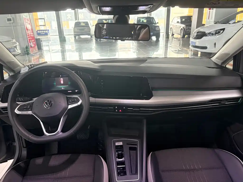 Volkswagen Golf 2023