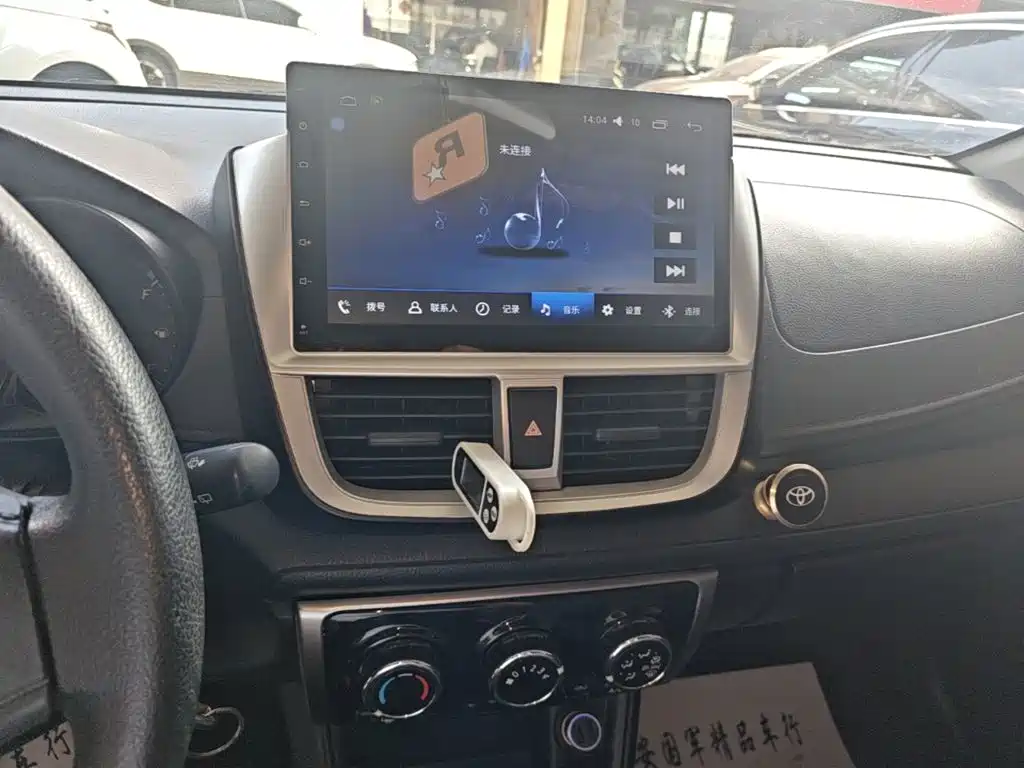 Toyota Yaris L 2018 — фото 13