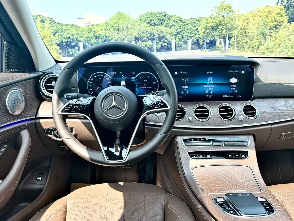 Mercedes-Benz E-Class 2023 — фото 21