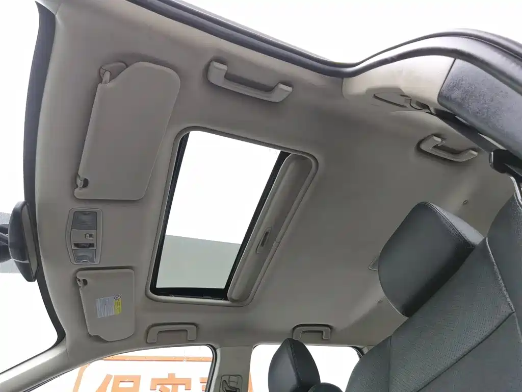 Mitsubishi Outlander 2018 — фото 14
