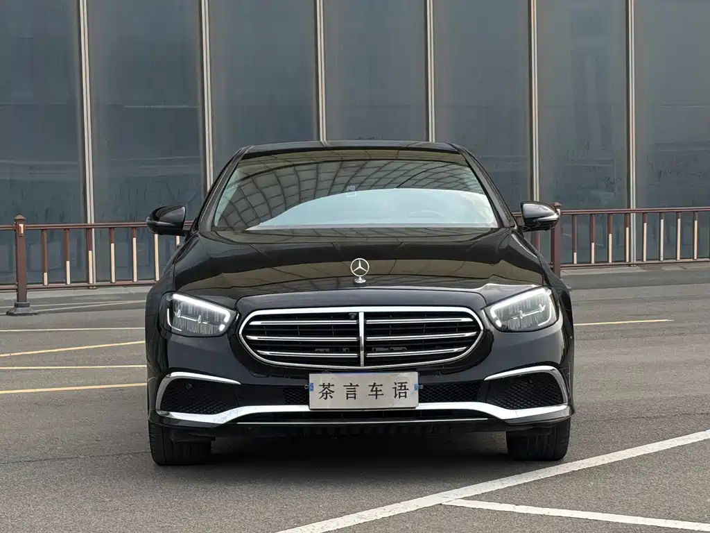 Mercedes-Benz E-Class 2022 — фото 2