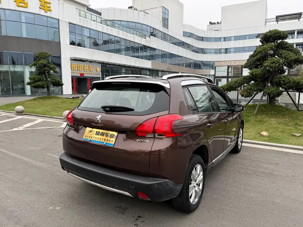 Peugeot 2008 2015 — фото 11