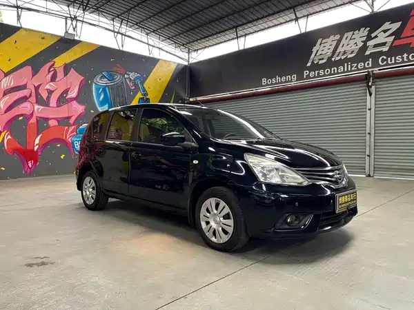 Nissan Livina 2013