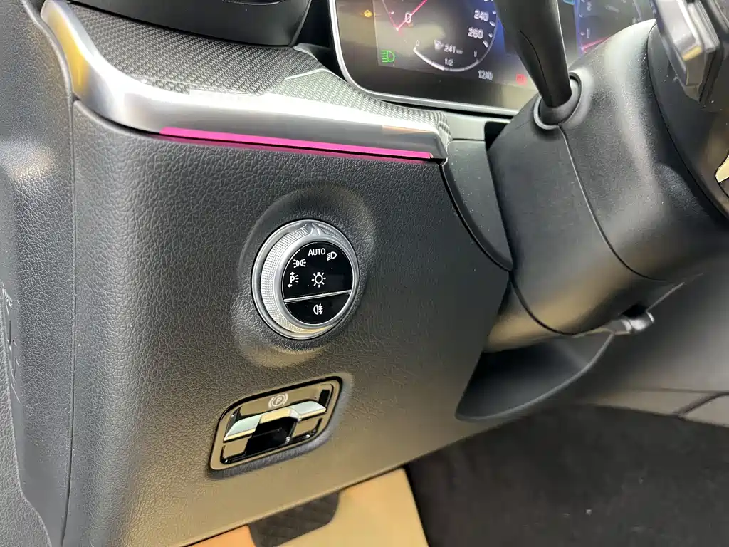 Mercedes-Benz C-Class 2022