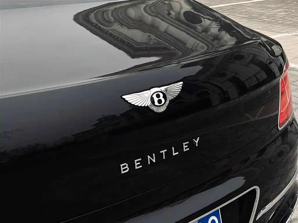 Bentley Flying Spur 2022 — фото 10