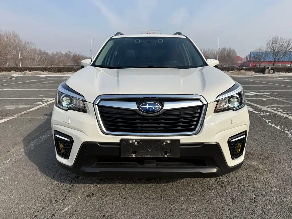 Subaru Forester 2021 — фото 1